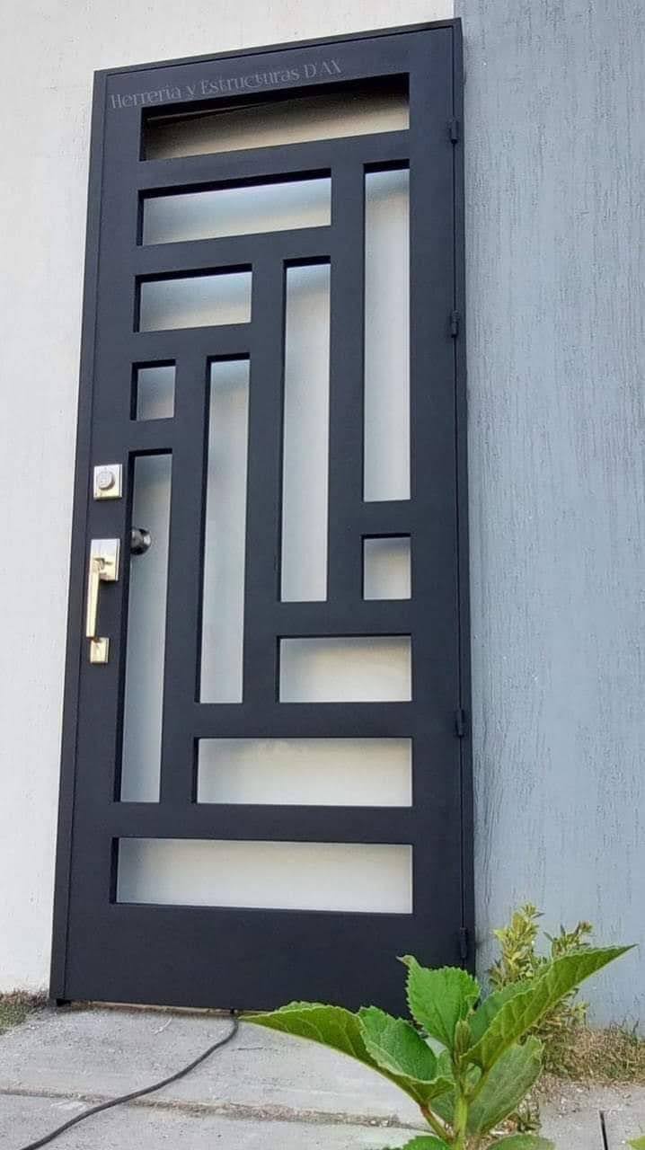 أبواب منازل حديدية